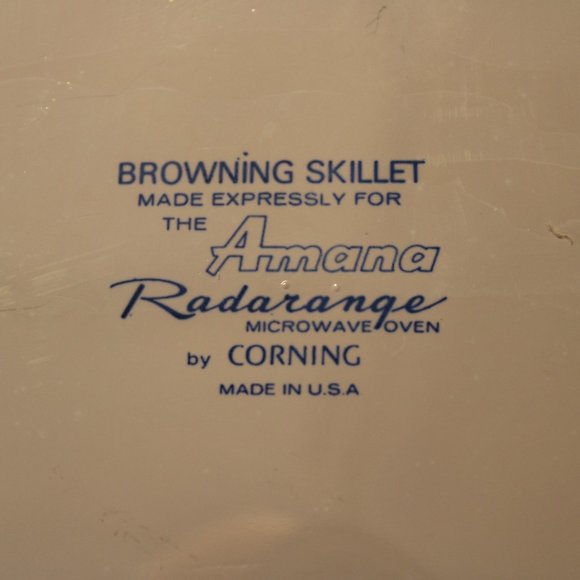 10" Corning Ware Exclusive Skillet - Picture 3 of 3